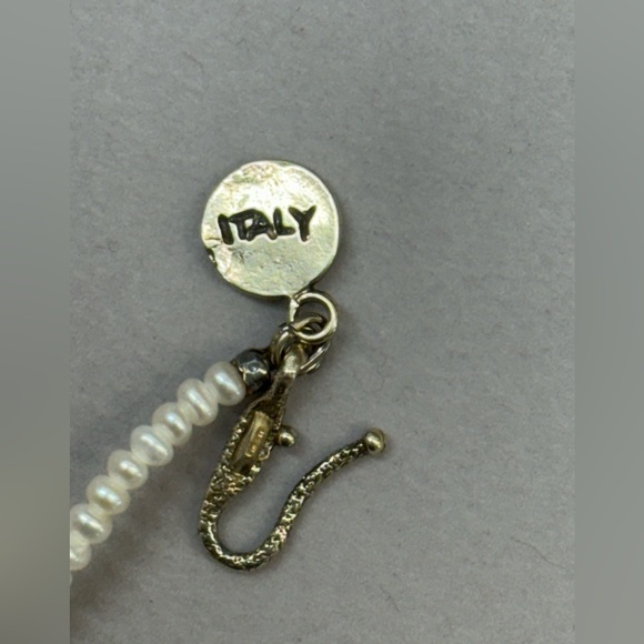 Pearl Necklace With Winged Lion Pendant. Made in Italy. From the Vatican Shop. - Picture 6 of 8